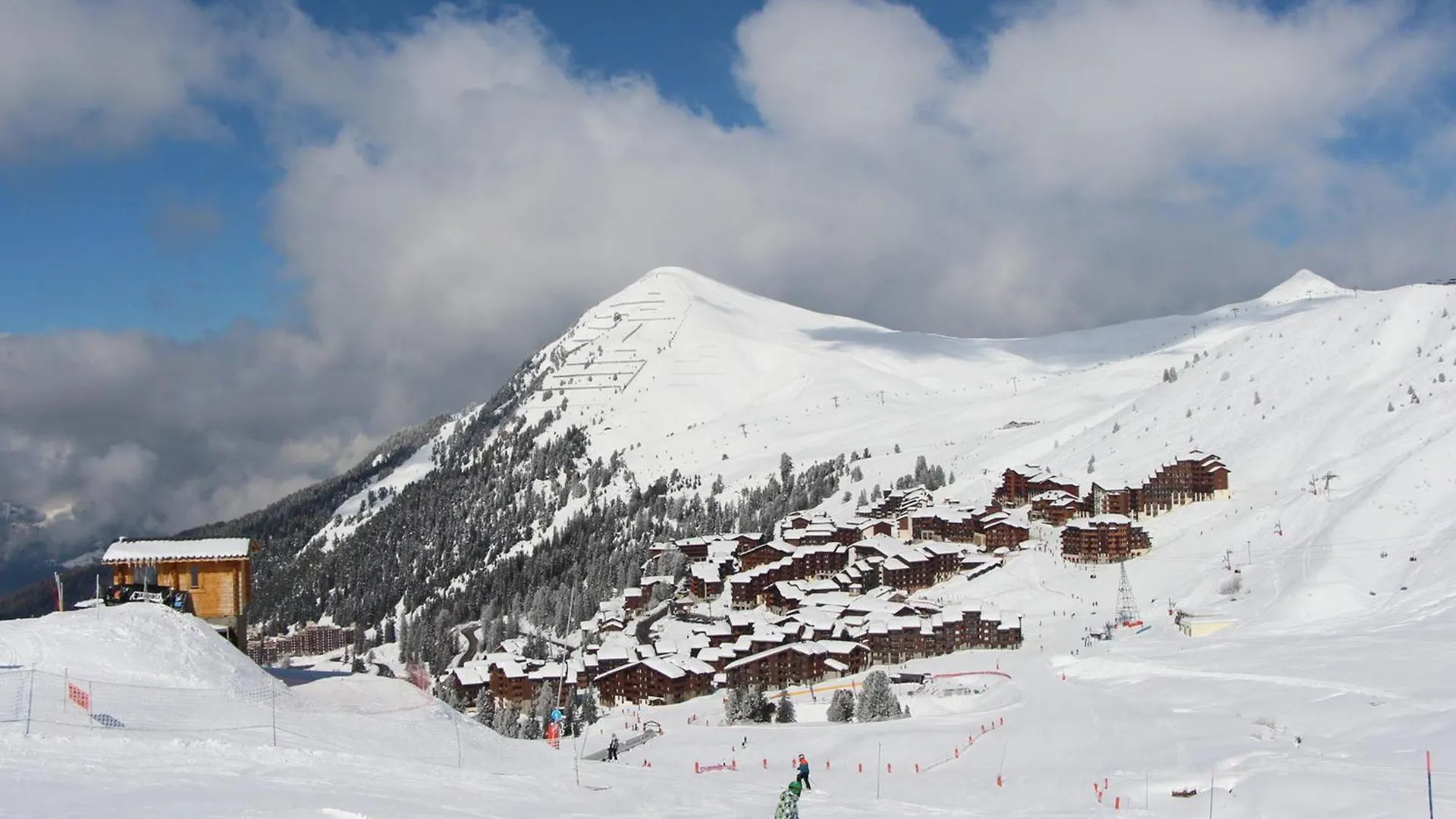 Studio Renove Pour 4 Pers. Avec Balcon Et Acces Direct Aux Pistes - Fr-1-455-162 La Plagne France